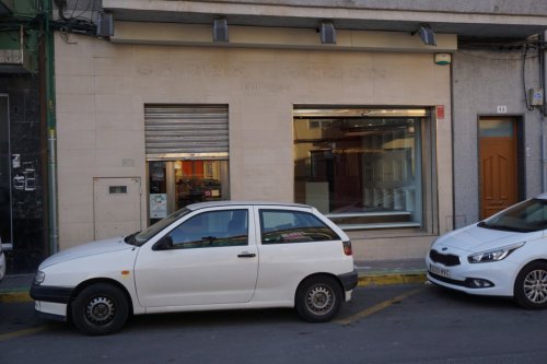 Local comercial en Elda. Zona Avenida de chapí