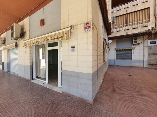 Local comercial en Petrer. Zona Av. de Madrid