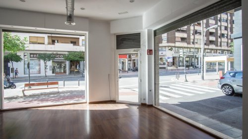 Local comercial en Elda. Zona Gran avenida