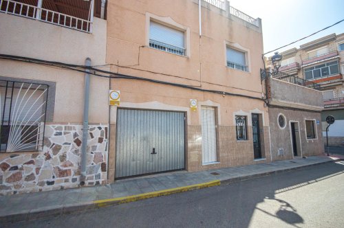 Casa en Elda. Zona San Crispín - Huerta Nueva - Estación