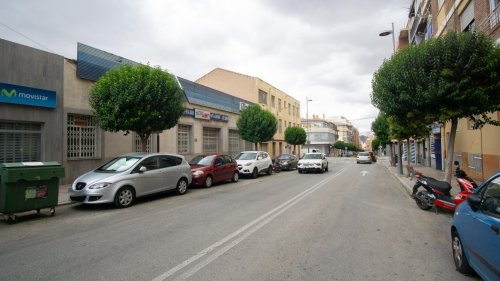 Local comercial en Petrer. Zona Avenida de Elda