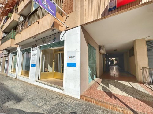 Local comercial en Petrer. Zona Las Chimeneas
