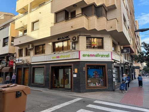 Local comercial en Elda. Zona Gran avenida