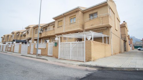 Bungalow en Petrer. Zona Av. Mediterráneo