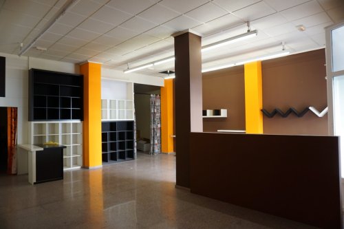 Local comercial en Petrer. Zona Av. de Madrid