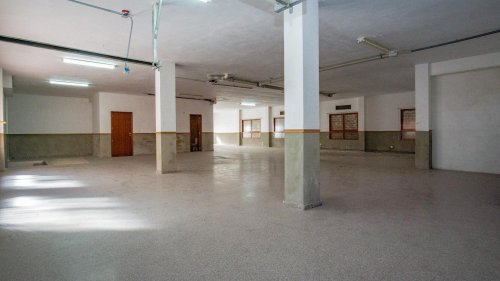 Local comercial en Elda. Zona Av. reina victoria