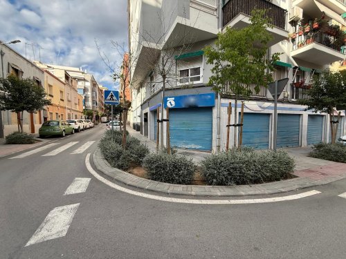Local comercial en Elda. Zona Avenida de chapí
