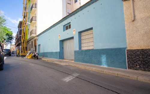 Local comercial en Petrer. Zona La Frontera