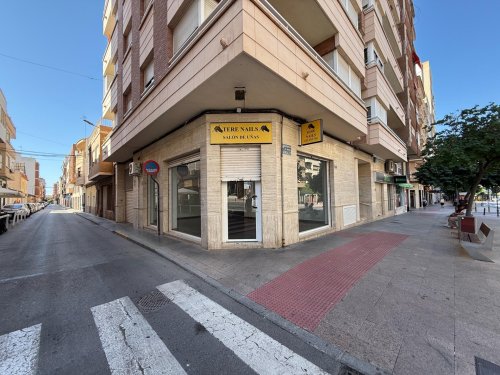 Local comercial en Elda. Zona Gran avenida