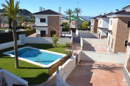 Chalet en Petrer. Zona Loma badá