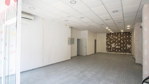 Local comercial en Elda. Zona Gran avenida