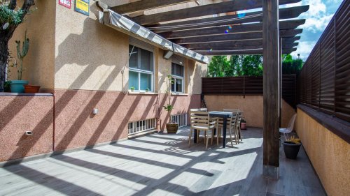 Bungalow en Elda. Zona Club de campo