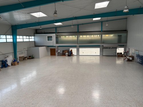 Nave industrial en Elda. Zona Poligono Torreta Río